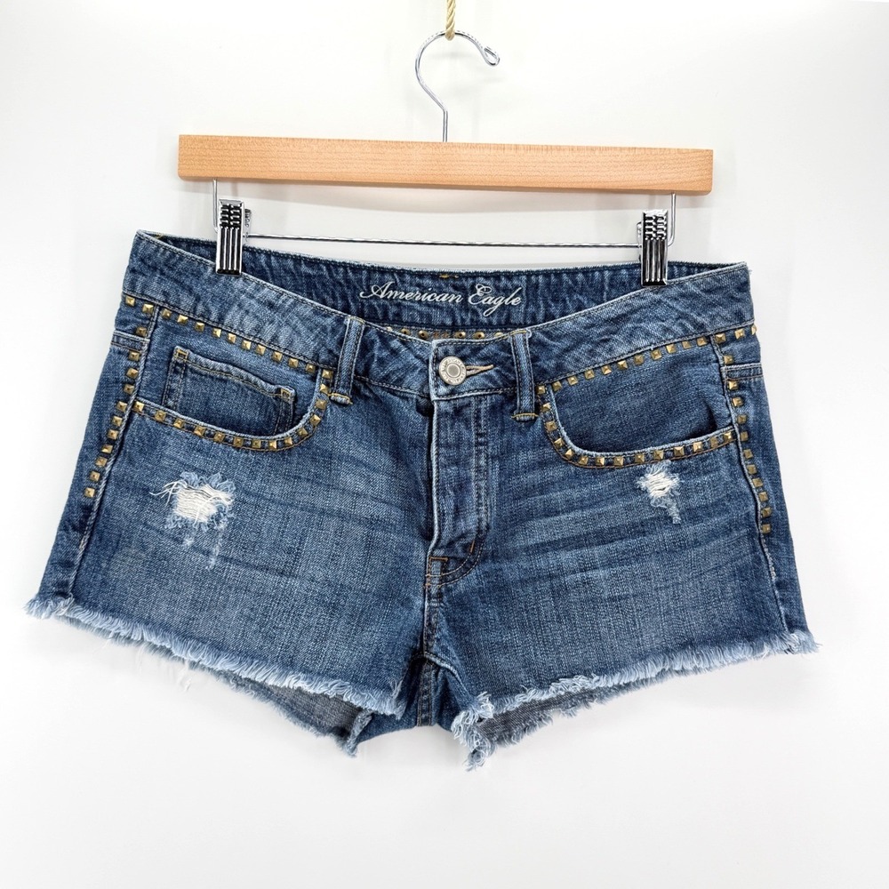 American Eagle Denim Shorts Women 6 Y2K Low Rise Blue Studded Distressed Cut Off